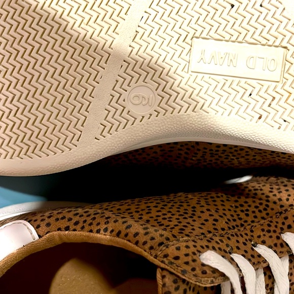 Old Navy - Picture 5 of 5